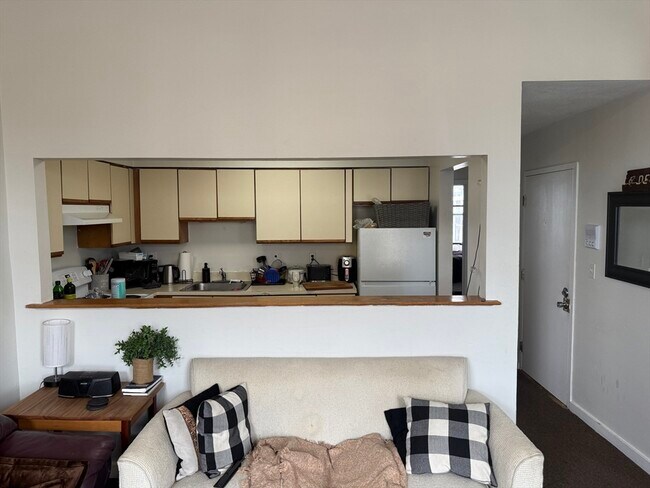 Foto del edificio - 483 E Broadway
