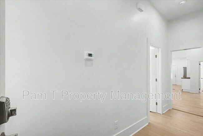 Foto del edificio - 615 W 39th St