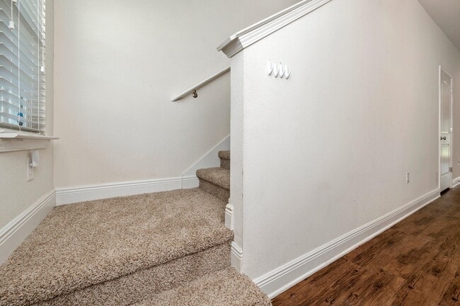 Building Photo - 175 Iron Horse Dr E