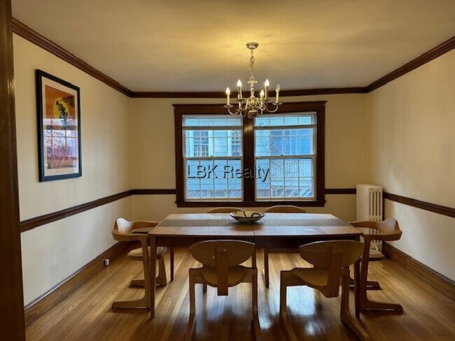 Foto del edificio - 67 Trowbridge Ave