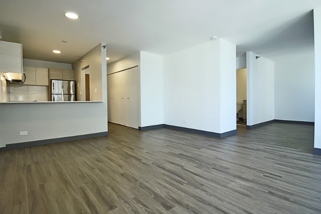 Building Photo - 429 E Ohio St