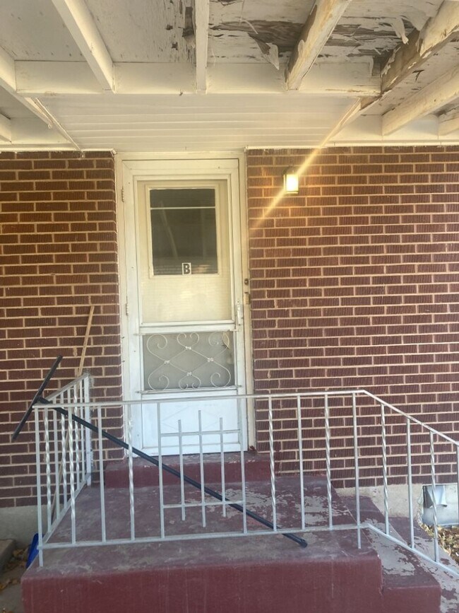 Foto del edificio - Move-In Bonus - 2 bed, 1 bath Basement Apa...