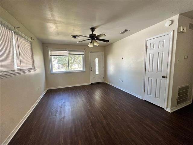 Foto del edificio - 3253 Reine Ave