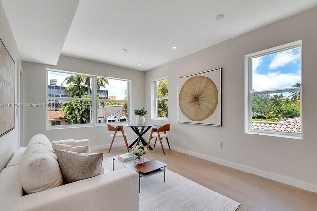 Foto del edificio - 1840 SW 22nd Terrace