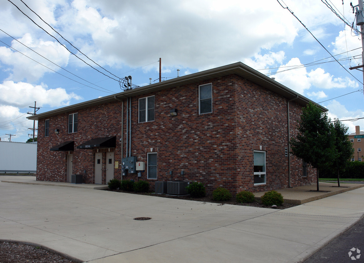 Building Photo - 917-924 W Windom St