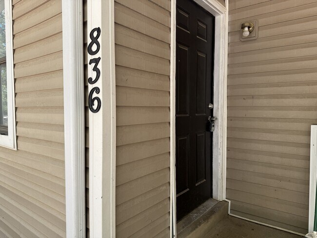 Foto del edificio - 836 Miller Estates Rd