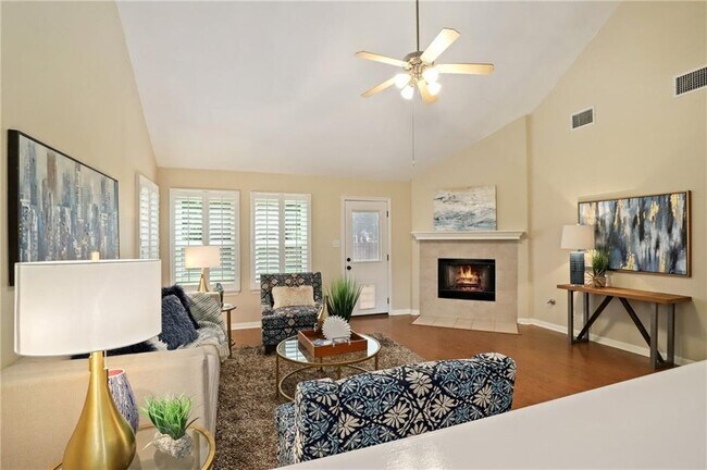 Foto del edificio - 1806 Paradise Ridge Dr