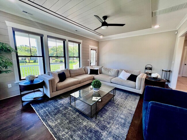 Building Photo - Gorgeous Home on Walkers Ferry Lane in The...