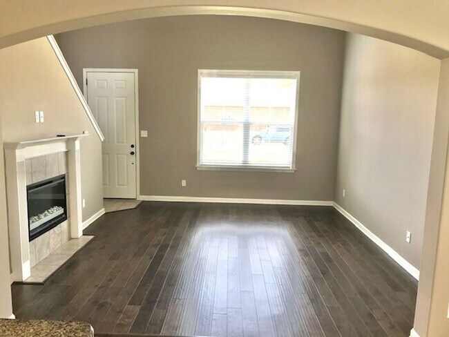 Foto del edificio - Available Now! 4-Bedroom 2.5 Bath Home In ...