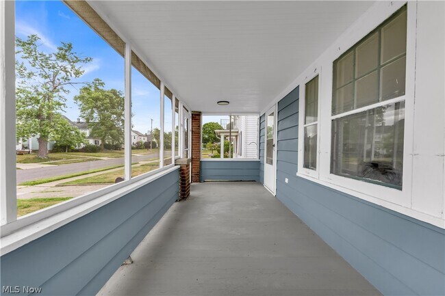 Foto del edificio - 10212 S Highland Ave