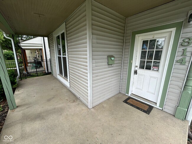 Building Photo - 814 N Beville Ave