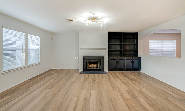 Building Photo - 337 Woodstone Loop