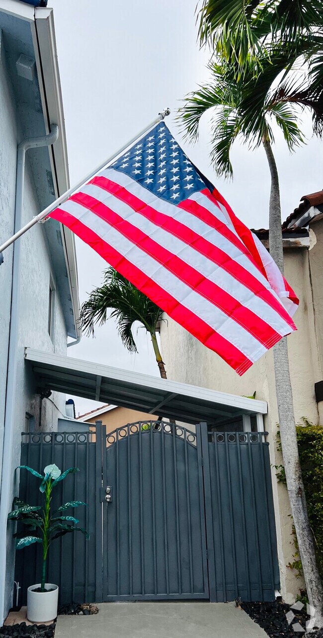 Leomar Homes Apartments under 1,000 Miami, FL 1 Rentals