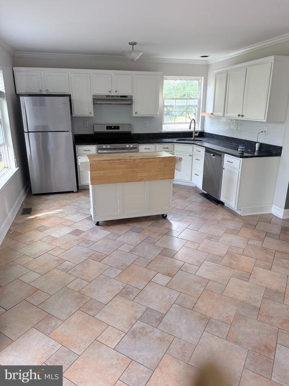 Building Photo - 102 Whistling Swan Ln