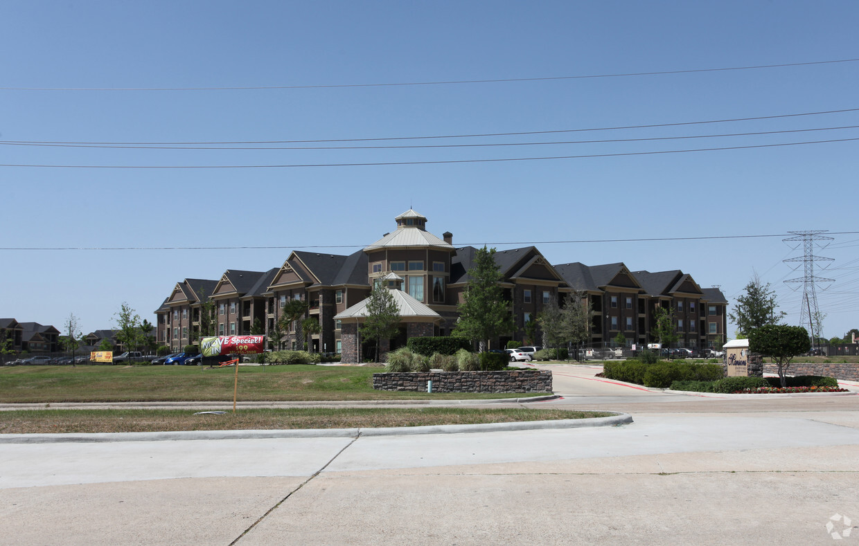 Primary Photo - Mansions at Hastings Green Senior