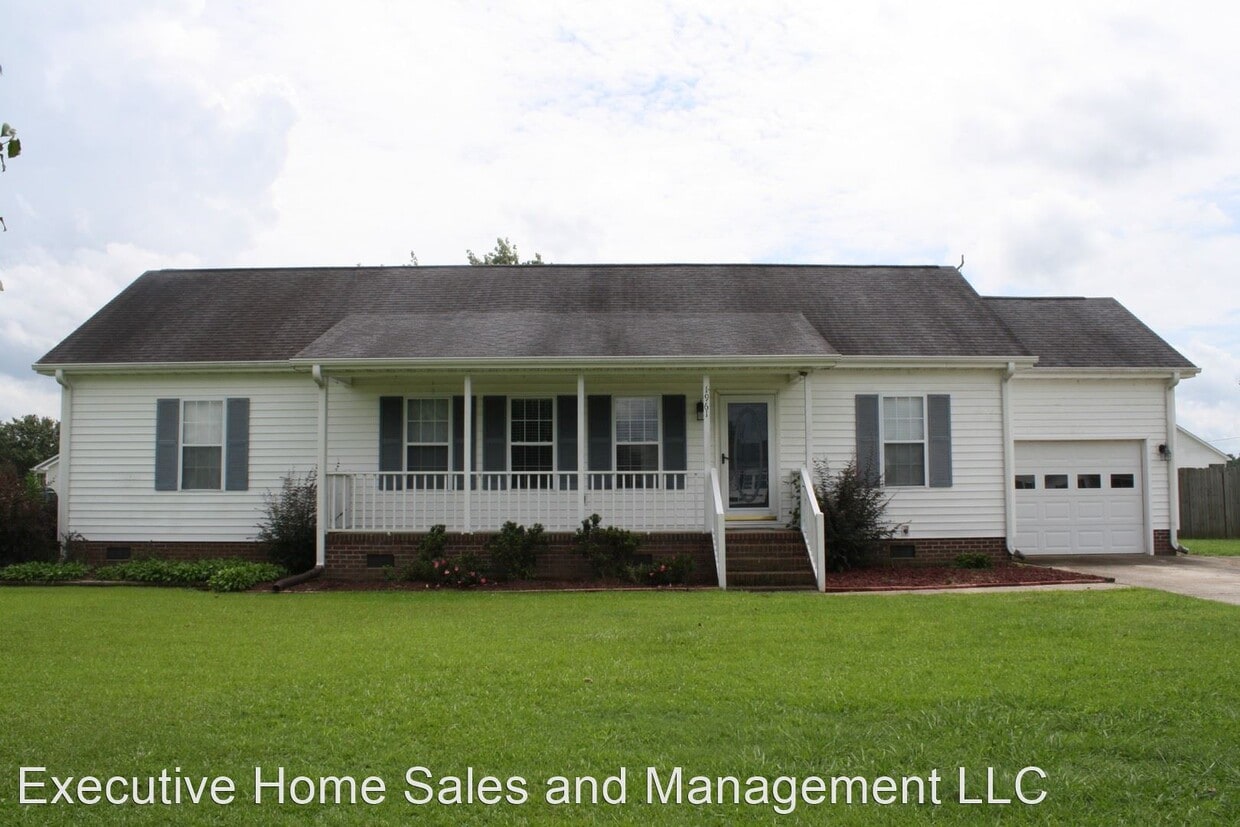 1961 Nahunta Rd, Pikeville, NC 27863 House Rental in Pikeville, NC