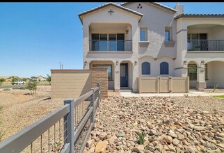 Building Photo - 4017 E Amoroso Dr
