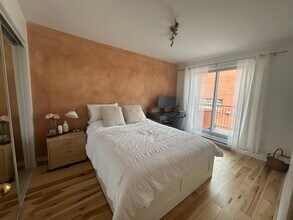 Building Photo - 4077 Av Des Érables