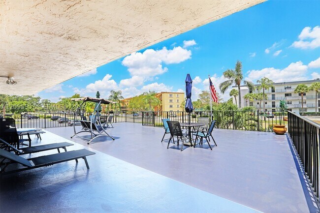 Foto del edificio - 9370 SW 8th St