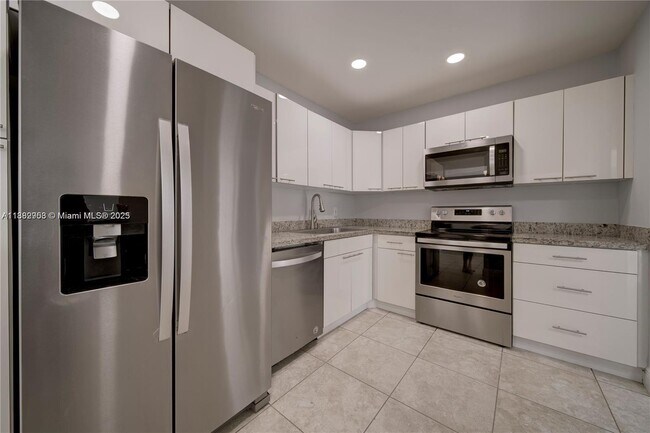 Foto del edificio - 9004 SW 137th St