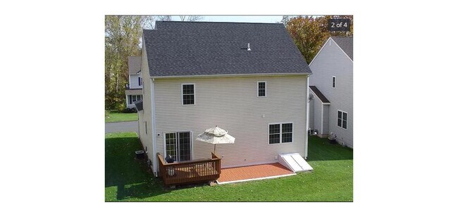 Building Photo - 14 Sycamore