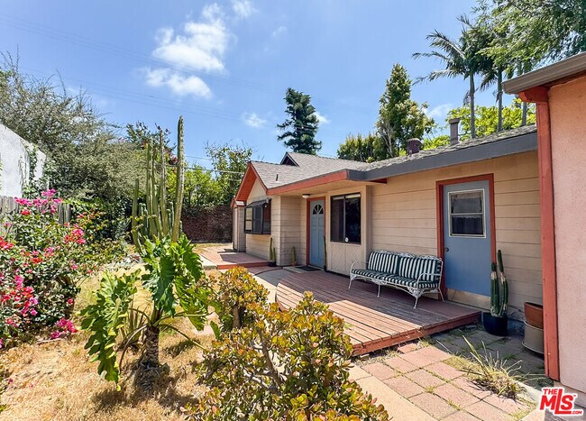 Building Photo - 3124 Veteran Ave