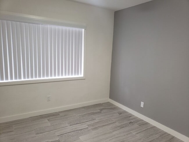 Building Photo - 1 Br in the Heart of Orange