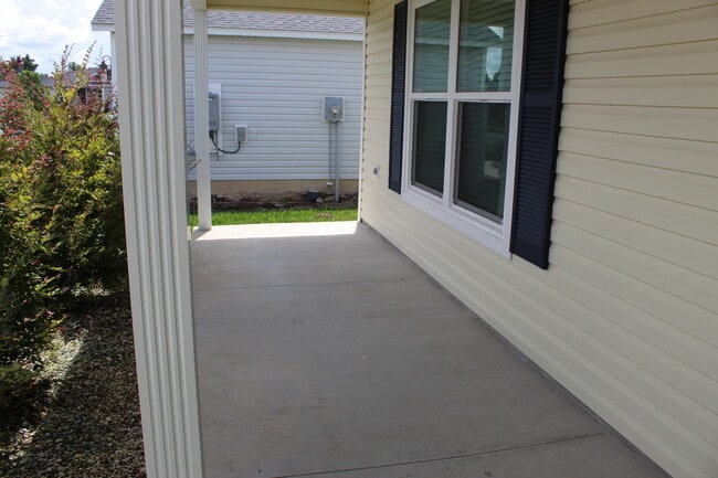 Building Photo - 278 Pelchat Pl