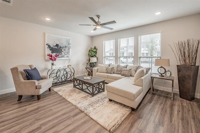 Foto del edificio - 9713 Thorncrown Ln
