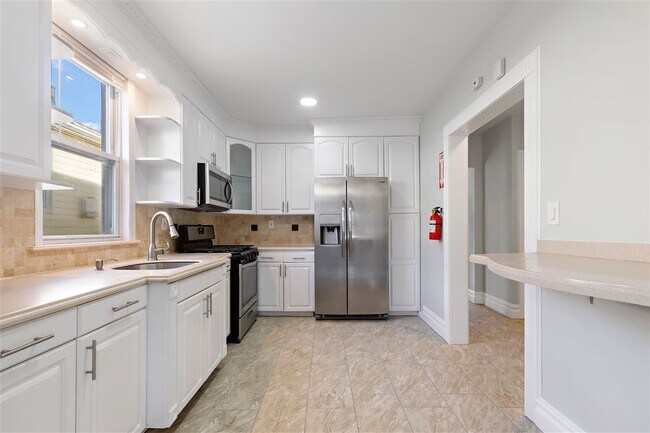 Building Photo - 356 Princeton Ave