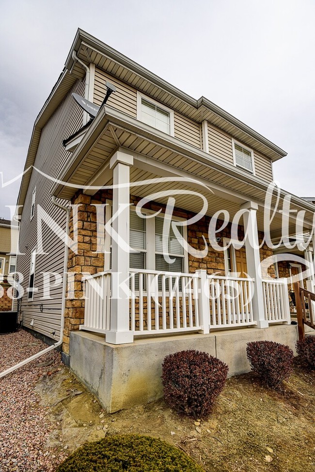 Building Photo - 2733 Stonecrop Ridge Grove