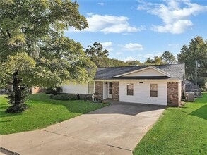 Building Photo - 1408 13th Terrace