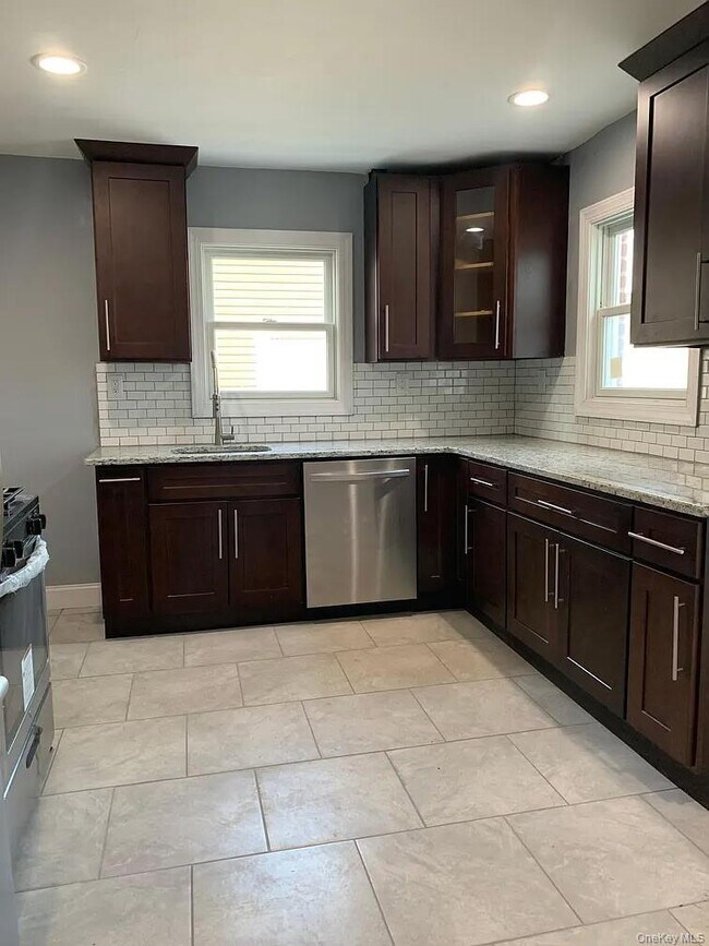 Foto del edificio - 120 Fairfield Ave