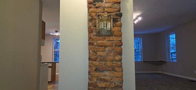 Foto del edificio - 484 Merchants Rd