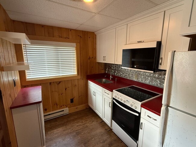 Building Photo - 311 Kearsarge Rd