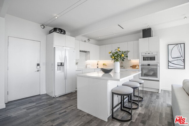 Building Photo - 8506 Magnolia Dr