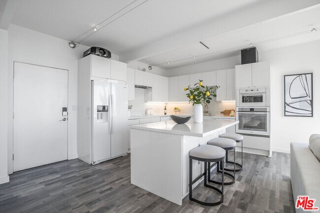 Foto del edificio - 8506 Magnolia Dr