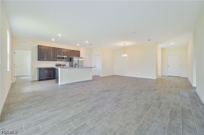 Foto del edificio - 2832 NW 21st Pl