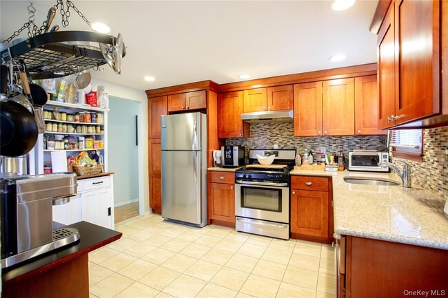 Foto del edificio - 552 E Walnut St