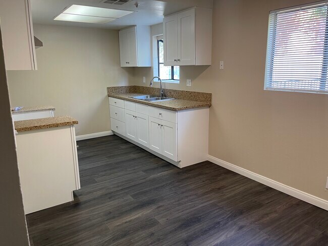 Building Photo - 15765 Cadwell St