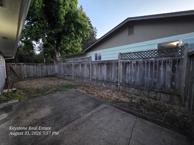 Foto del edificio - 3590 Hilyard St