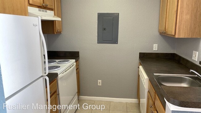 Building Photo - 9149 Lee Vista Blvd