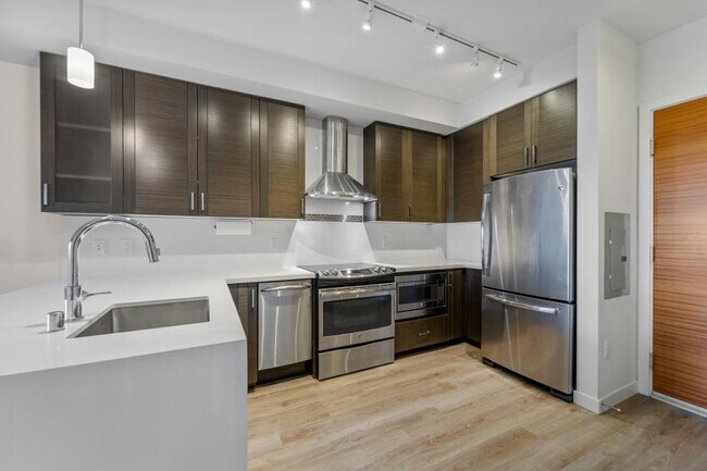 Building Photo - Vik Condos - 1 bedroom