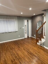 Building Photo - 15 Weed Ave