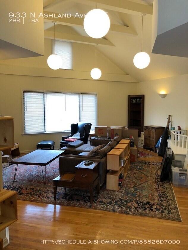 Foto principal - 933 N Ashland Ave