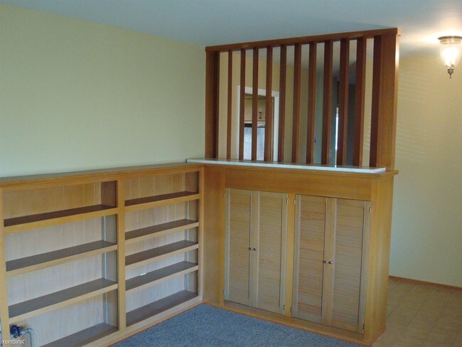 Building Photo - 622 Huntleigh Dr