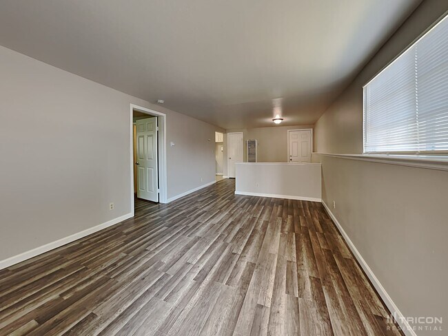 Building Photo - 331 San Marino Ave