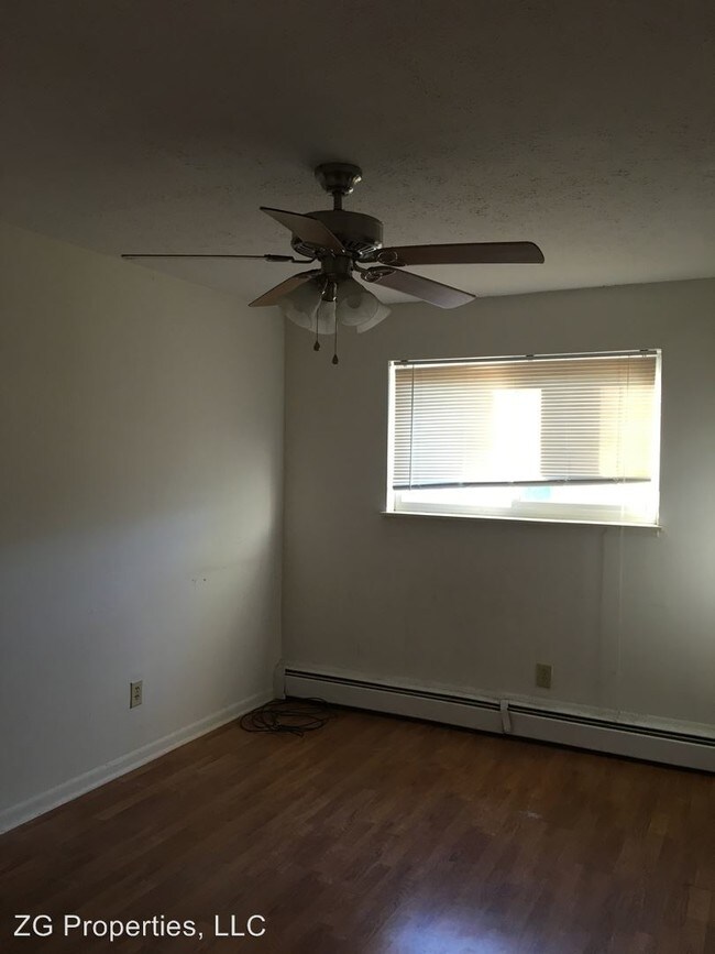 Building Photo - 5016 Robinhood Dr