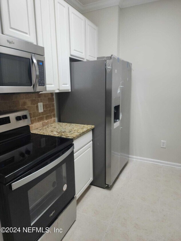 Primary Photo - 7801 Point Meadows Dr