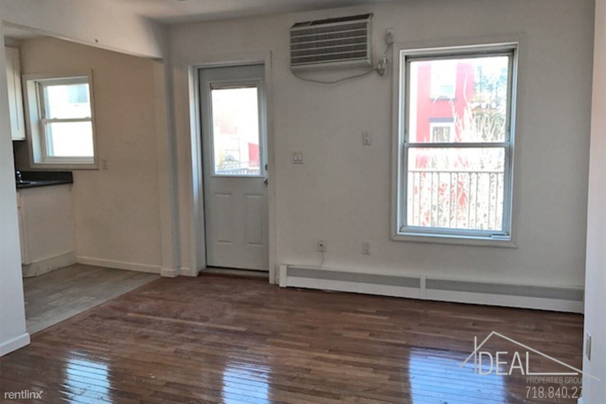 Foto principal - 168 Clinton St